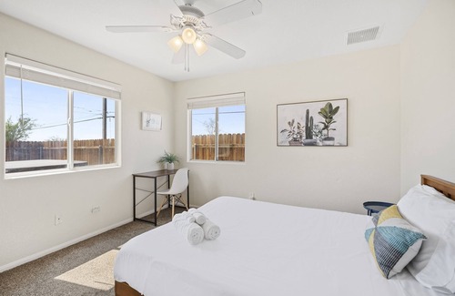 Twentynine Palms House | Charming 3-bed, Hot Tub 5 mins to Joshua Tree NP