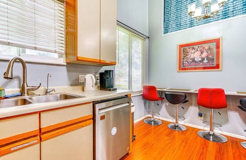 West Valley City House | Charming 3-bedroom townhome with WiFi and AC in West Valley City