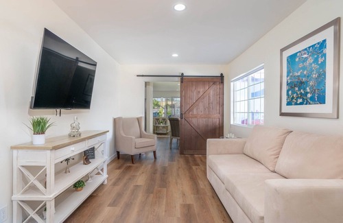 Sun Valley House | Charming 3-bedroom house with AC and WiFi in wonderful North Hollywood