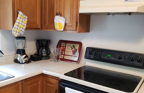 Kenyon House | Charming 3-bedroom house with AC and WiFi in soothing South Kingstown