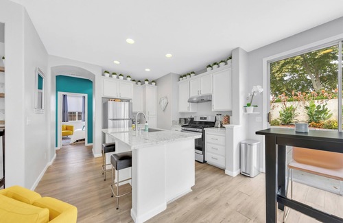 West Sacramento House | Charming 3-bedroom house 20 minute walk to the river.