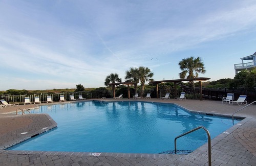 Atlantic Beach Condo | Charming 3-bedroom condo private beach access, 2 pools with fitness room and AC