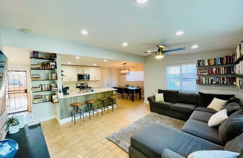 Imperial Beach House | Charming 3-bedroom house with WiFi and fenced in back yard with firepit.