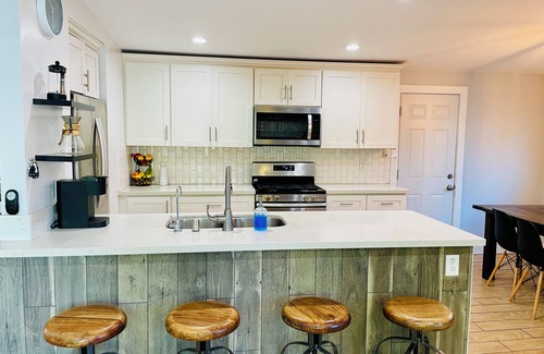 Imperial Beach House | Charming 3-bedroom house with WiFi and fenced in back yard with firepit.