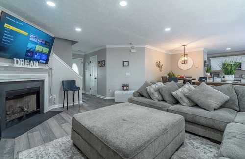 Lithia Springs House | Charming 3-bedroom house with AC, WiFi in terrific Lithia Springs