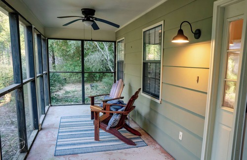 Pass Christian Cottage | Charming 3-bedroom cottage with WiFi and AC in welcoming Pass Christian