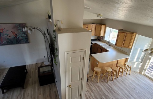 Salt Lake City House | Charming 3-bedroom 2 Bathrooms, Living room -Kitchen
