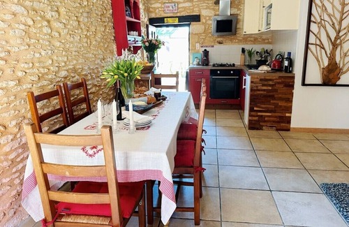 Saint-Cyprien Cottage | Charming 3-bedroom cottage in Saint-Cyprien with summer kitchen