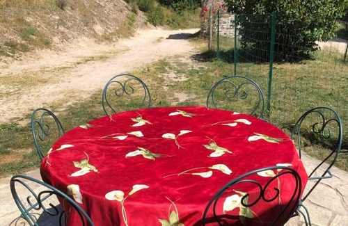 Saint-Setiers House | Charming 3-bedroom stone farm house in lovely Saint-Setiers with WiFi
