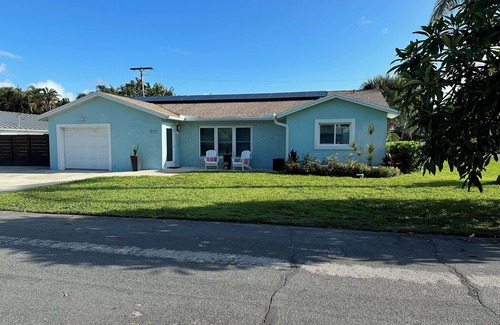 Boynton Beach House | Charming 3-bedroom house with heated pool in peaceful Boynton Beach/near Delray