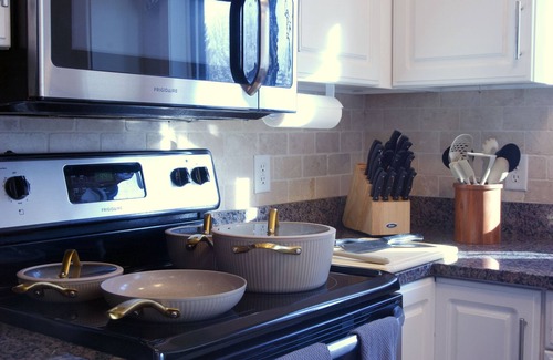 Village of Cottage Grove House | Charming 3-bedroom Duplex unit with WiFi in Cottage Grove