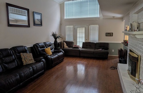 Quail Valley House | Charming 3-bedroom townhome in welcoming Community of Q.V. in Missouri City