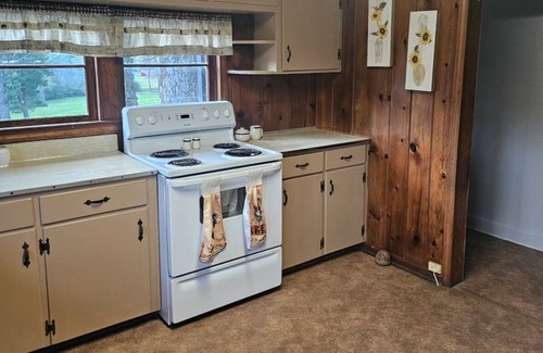 Mountain Rest House | Charming 3-bedroom house in peaceful Mountain Rest with AC, WiFi