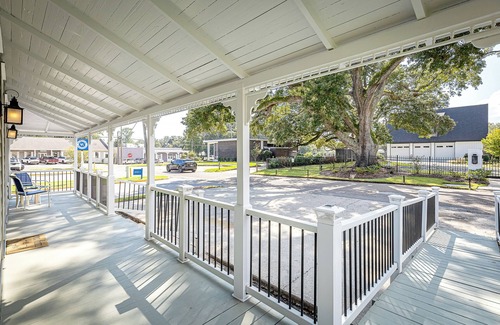 Biloxi Cottage | Charming 3-bedroom 1-K, 2-Q, 3-bath cottage, downtown Ocean Springs, No Kitchen.