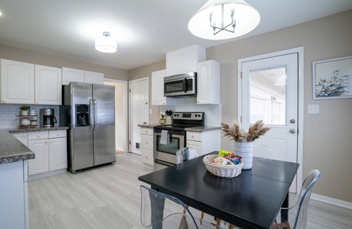 Prairie Village House | Charming 3-bedroom house, convenient location Overland Park