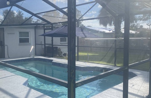 Pinellas Park House | Charming 3-bedroom house with Pool in Pinellas Park