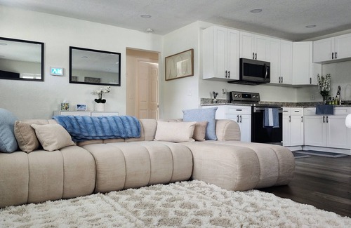 Coquina Key House | Charming 3-bedroom house with Pool, WiFi and AC in St. Petersburg