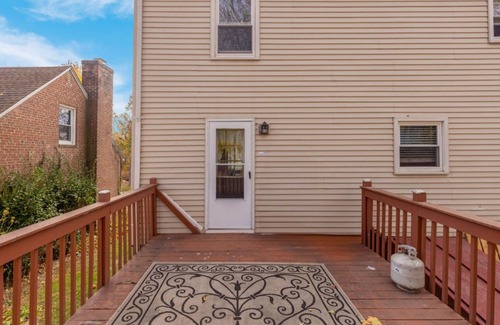 Hartford House | Charming 3-bedroom house in lovely West Hartford with WiFi