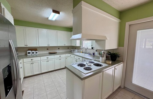 Marshall House | Charming 3 Bedroom, 2 Bath house in Marshall.