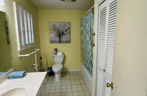 Marshall House | Charming 3 Bedroom, 2 Bath house in Marshall.