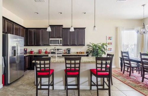 Surprise Farms House | Charming 3 bedroom 2 bathroom home in Surprise with large, beautiful, yard.