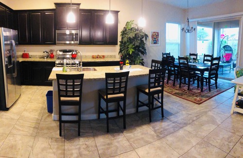 Surprise Farms House | Charming 3 bedroom 2 bathroom home in Surprise with large, beautiful, yard.