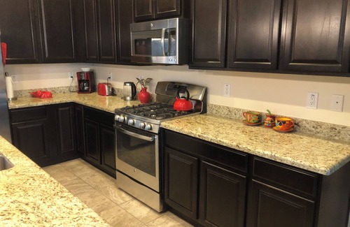 Surprise Farms House | Charming 3 bedroom 2 bathroom home in Surprise with large, beautiful, yard.