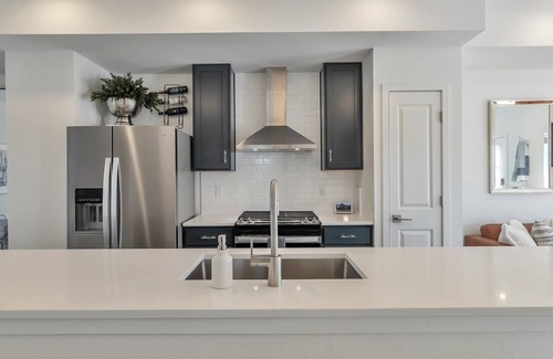 Arvada House | Charming 3-bedroom, 4 Bath Townhome in Arvada, CO