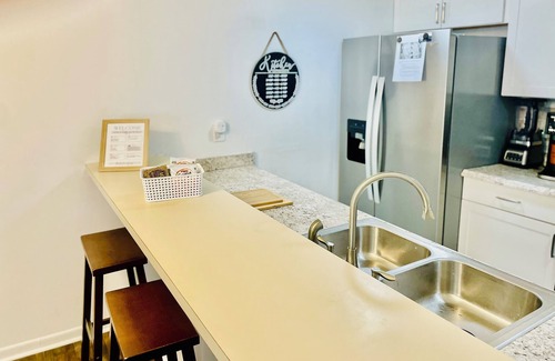 Miramar House | Charming 3 bedroom and 3 Full bathroom centrally Located in South Florida!