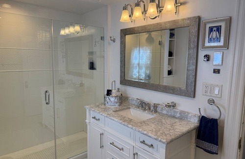 Millbrook Apartment | Charming 3-bedroom apartment on 2nd floor in Millbrook NY, right in the village