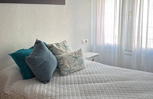 Cadiz Apartment | Charming 3-bedroom apartment with WiFi and AC in lovely Cádiz