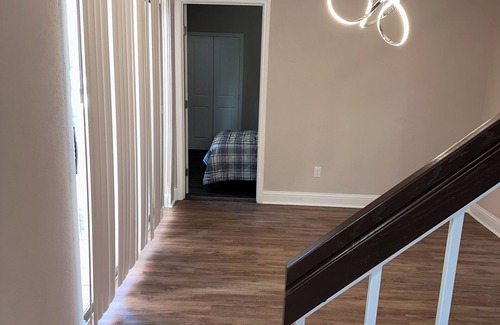 Garland House | Charming 3-bedroom bungalow in Garland with AC