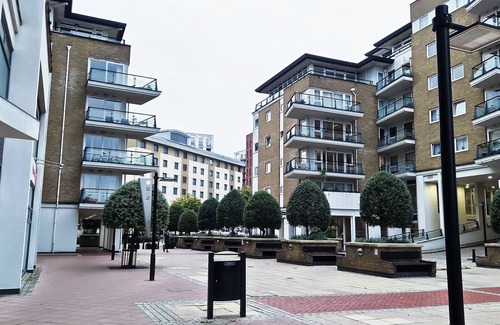 St. Mary's Park Apartment | Charming 3 bedroom by the Thames