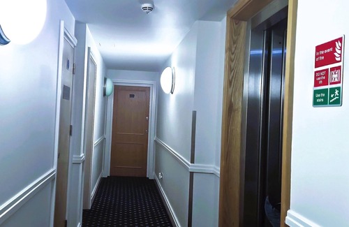 St. Mary's Park Apartment | Charming 3 bedroom by the Thames