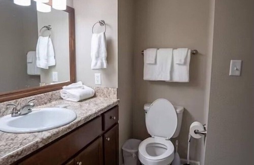 Gatlinburg Cottage | Charming 3-bedroom cottage in heart of Gatlinburg