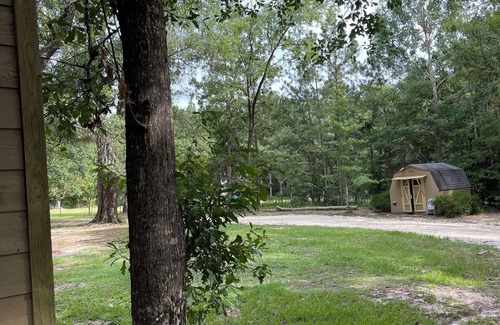 Oakhurst House | Charming 3-bedroom country house in wonderful Huntsville with AC.