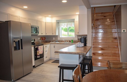 Bluff Point Cottage | Charming 3-bedroom cottage in lovely Keuka Park- Family friendly