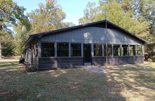 New Boston House | Charming 3-bedroom country house in New Boston. Privacy & relaxation unmatched.