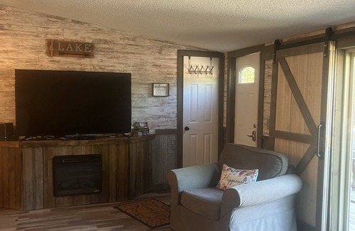 Put-in-Bay Cabin | Charming 3-bedroom cabin sleeps 10 Full Linens Provided