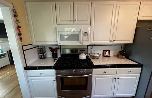 East Sacramento House | Charming 3-bedroom cottage in East Sacramento!