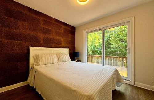 Richmond Hill Villa | Charming 3 Bedroom Home In Richmond Hill