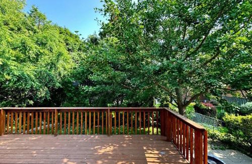 Richmond Hill Villa | Charming 3 Bedroom Home In Richmond Hill