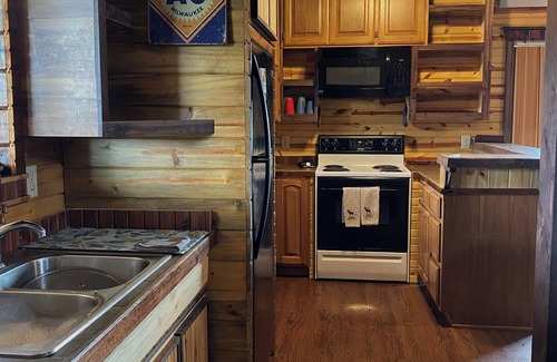 Custer Cabin | Charming 3-bedroom cabin in delightful Custer with views of Black Elk Peak!