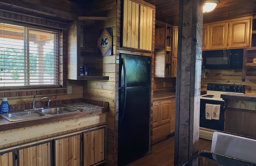 Custer Cabin | Charming 3-bedroom cabin in delightful Custer with views of Black Elk Peak!