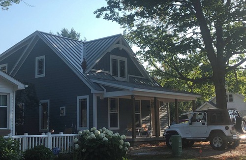 Lexington Cottage | Charming 3-bedroom cottage with AC ,WiFi one house from the beach!