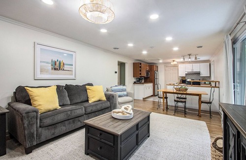 Lake Michigan Beach Cottage | Charming 3-bedroom cottage nearby Lake Michigan beaches & restaurants