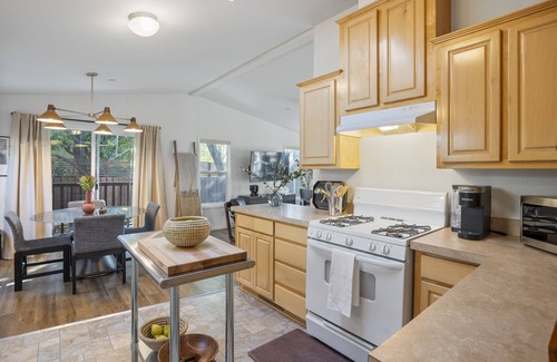 Sonoma Cottage | Charming 3-bedroom cottage just blocks to the Sonoma Plaza.