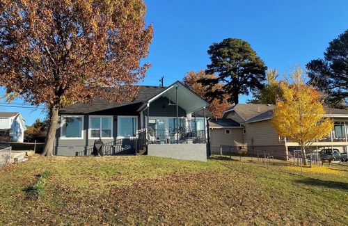 Ozark House | Charming 3 bedroom cottage on the Arkansas River MAX occupancy is 6 adults