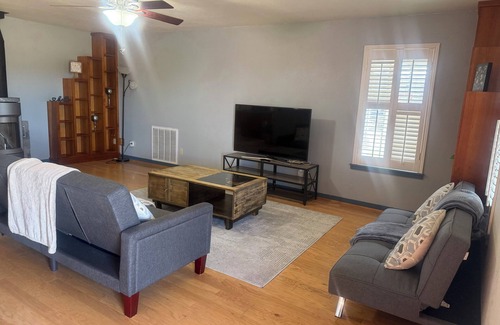 Manor House | Charming 3-bedroom country house in Manor with AC