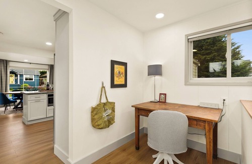 Loyal Heights House | Charming 3-bedroom Craftsman with AC + EV-Charger + very walkable in Ballard